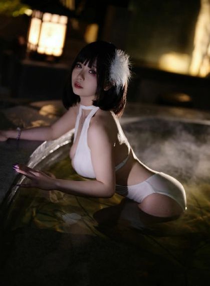 两乳房又高又大