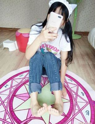 小媳妇看电视剧