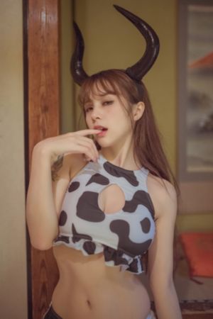 按摩的女大学生
